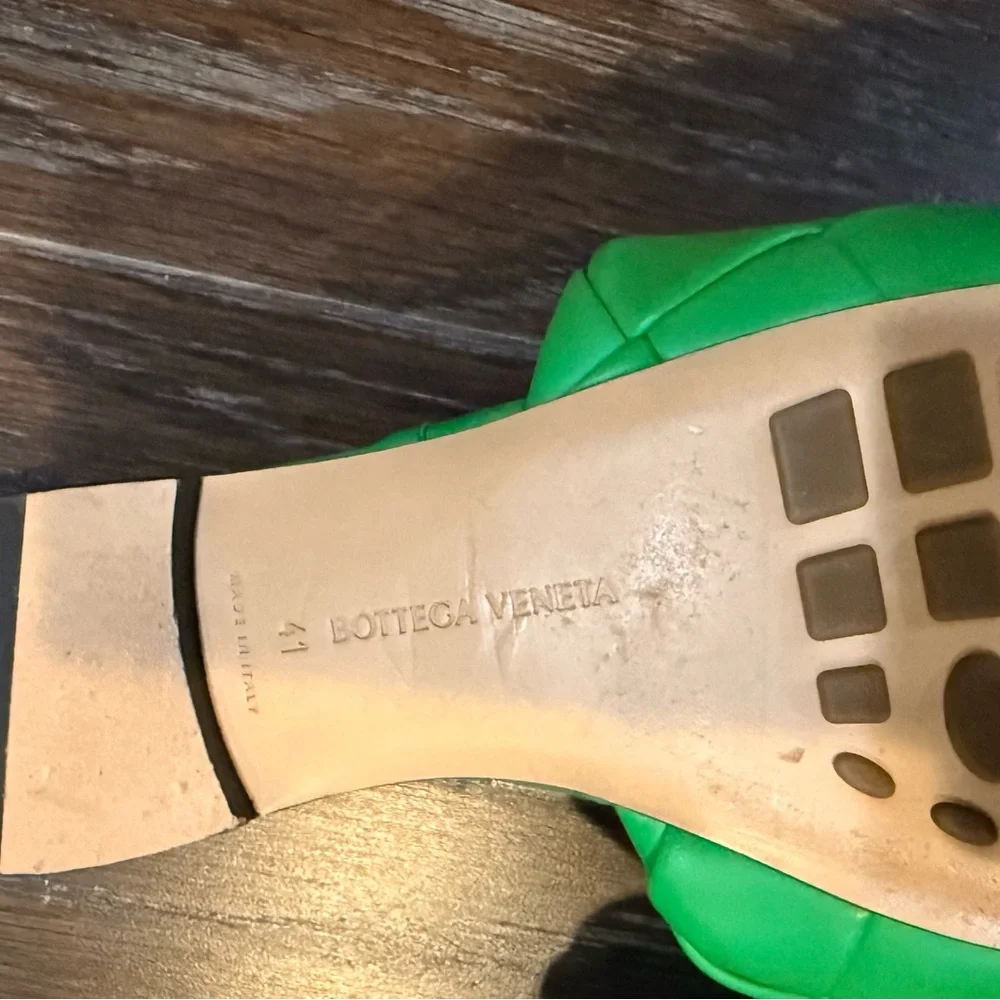 Bottega Veneta Lido Sandals in Green (Grass) - Picture 6 of 12